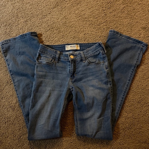 Low Rise Hollister Boot Cut Jeans - Picture 4 of 4